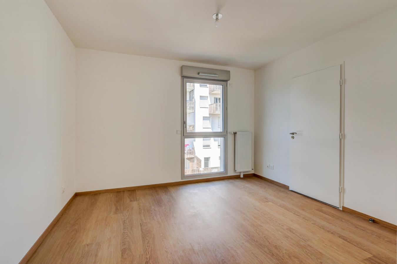 
																																							4 pièces - 
																																						2ème étage - 80m² - 1 034,71 € - Photo #4