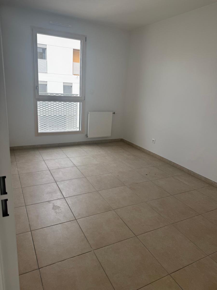 
																																							3 pièces - 
																																						7ème étage - 70m² - 1 143,85 € - Photo #4
