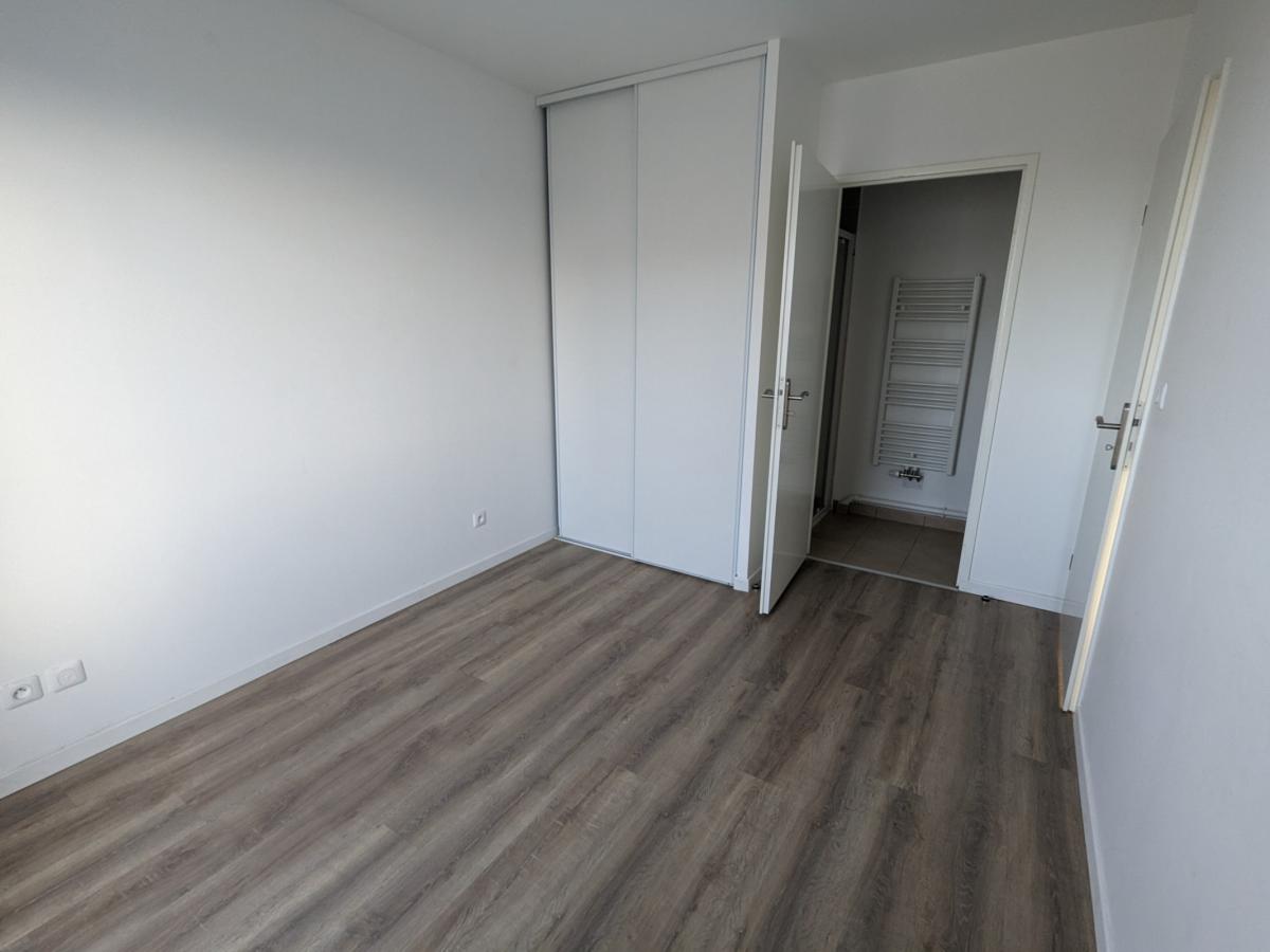 
																																							2 pièces - 
																																						1er étage - 41m² - 820,04 € - Photo #3