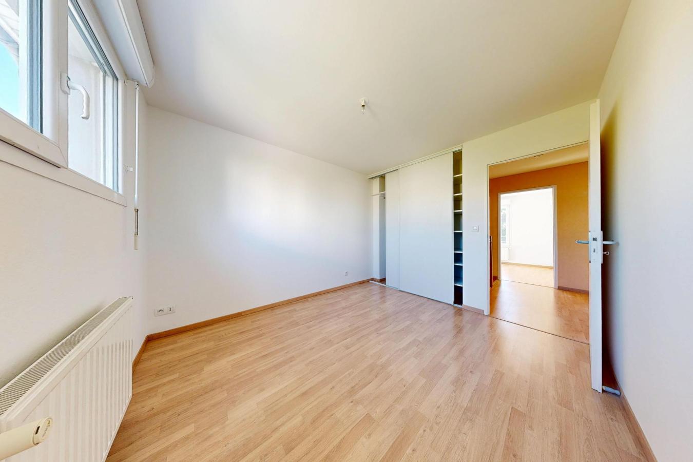5 pièces - RDC - 106m² - 1 401,59 € - Photo #3