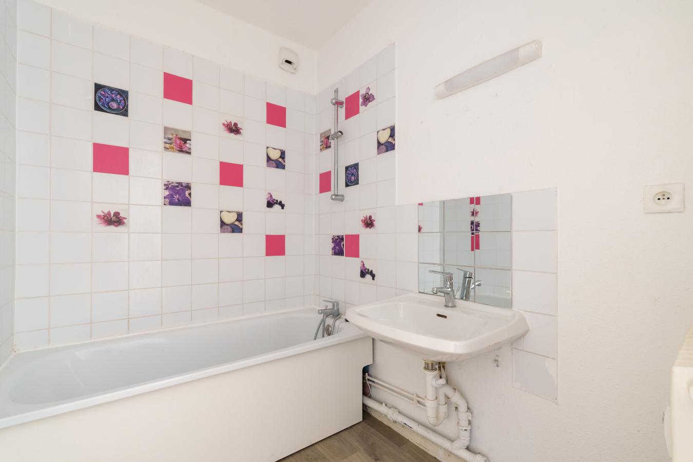 
																																							4 pièces - 
																																						3ème étage - 76m² - 531,15 € - Photo #6