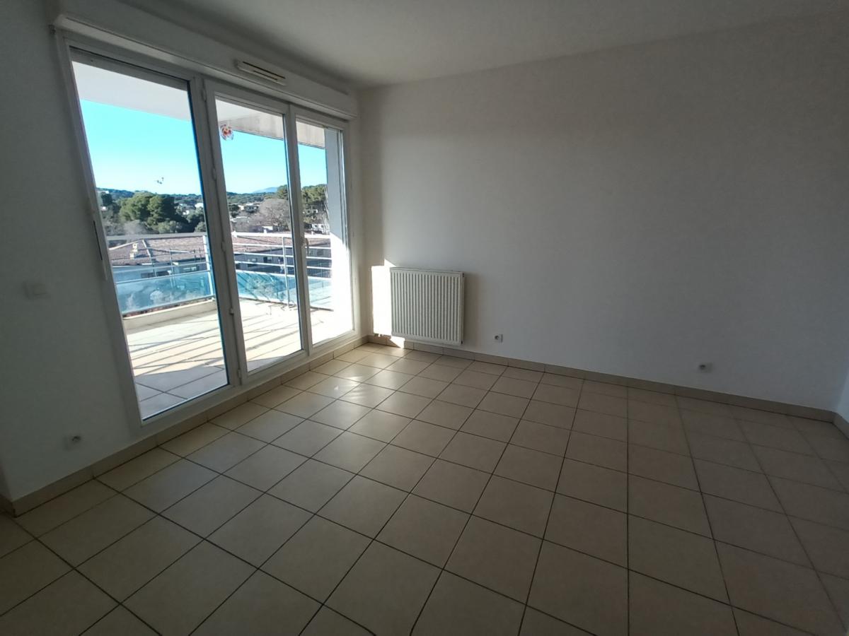 
																																							2 pièces - 
																																						3ème étage - 42m² - 963,65 € - Photo #3