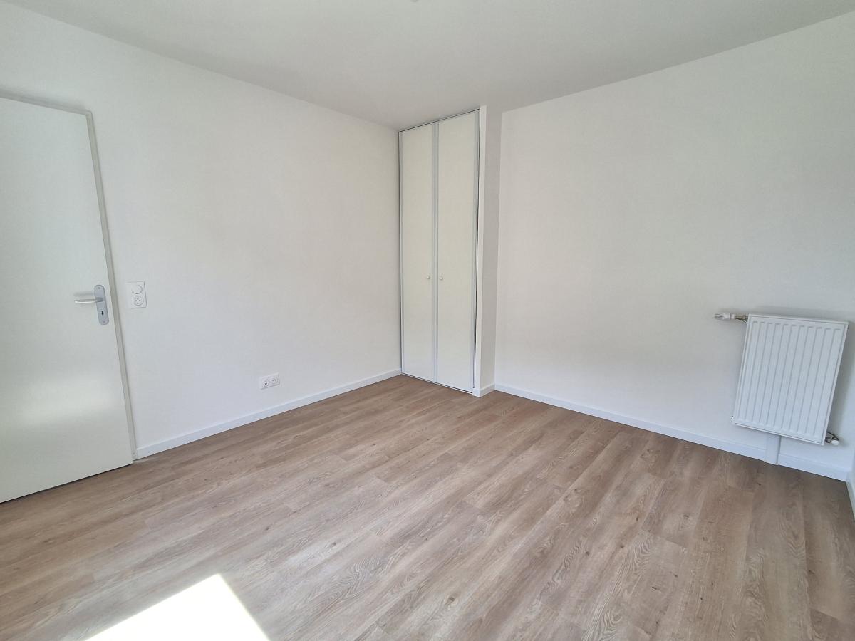 2 pièces - 3ème étage - 42m² - 909,89 € - Photo #1