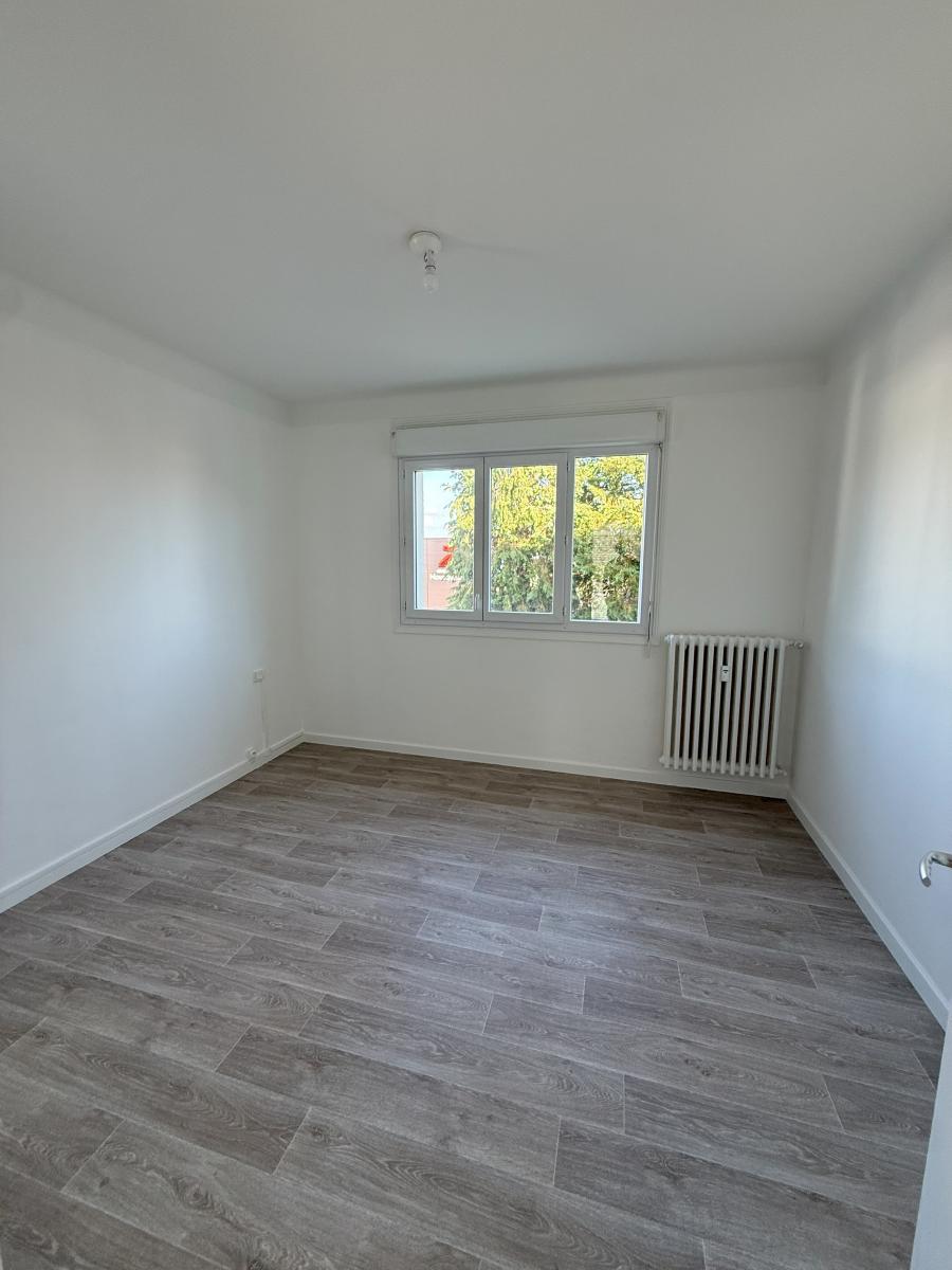 3 pièces - 1er étage - 72m² - 832,94 € - Photo #4