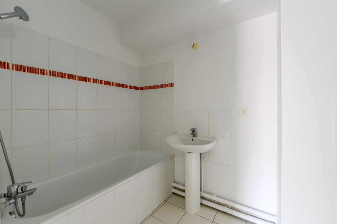 
																																							3 pièces - 
																																						3ème étage - 55m² - 1 159,81 € - Photo #5