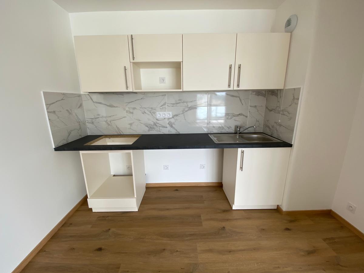 
																			4 pièces - 
																		5ème étage - 82m² - 829,93 € - Photo #0