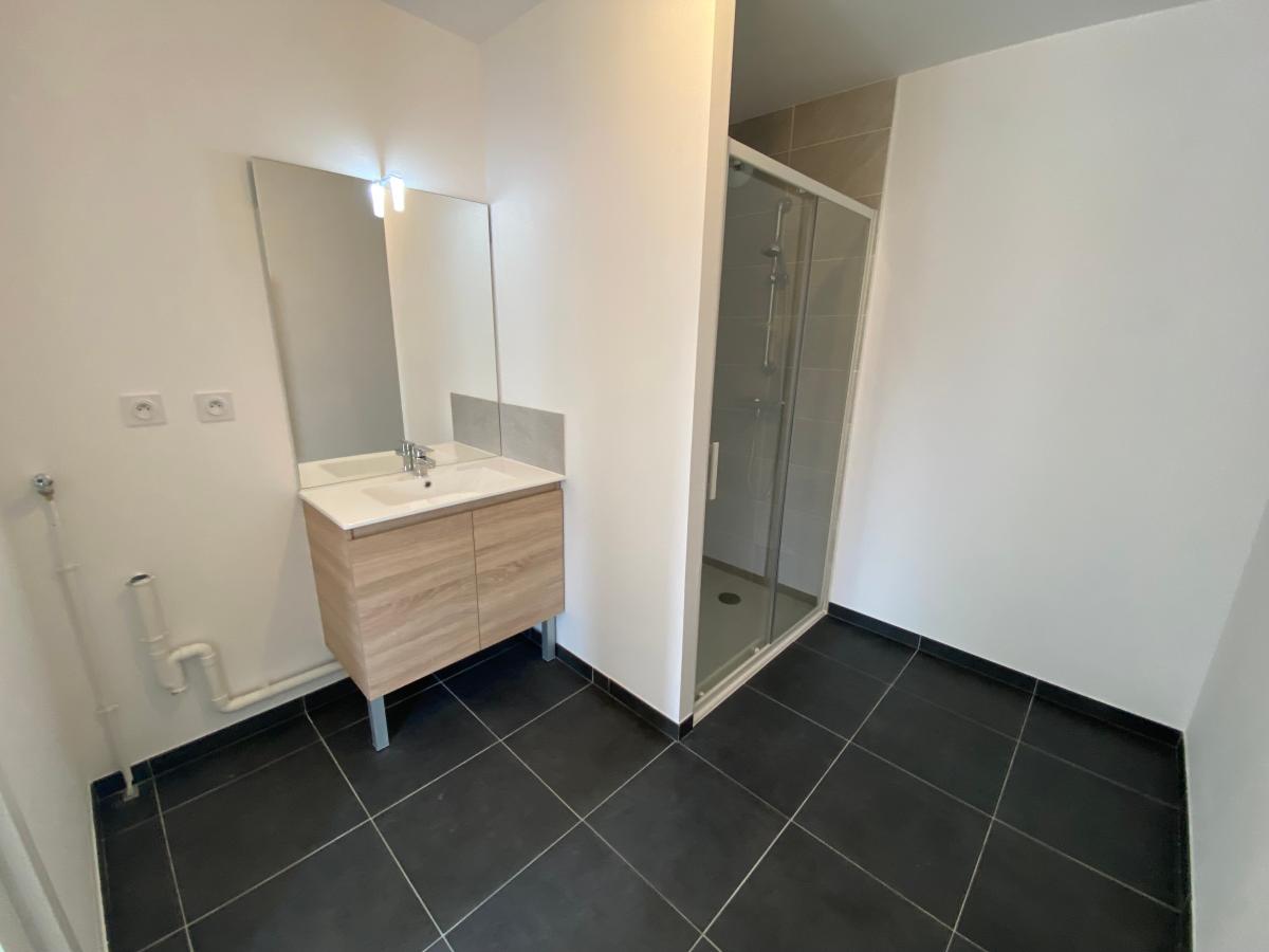 
																																							2 pièces - 
																																						1er étage - 41m² - 637,37 € - Photo #6