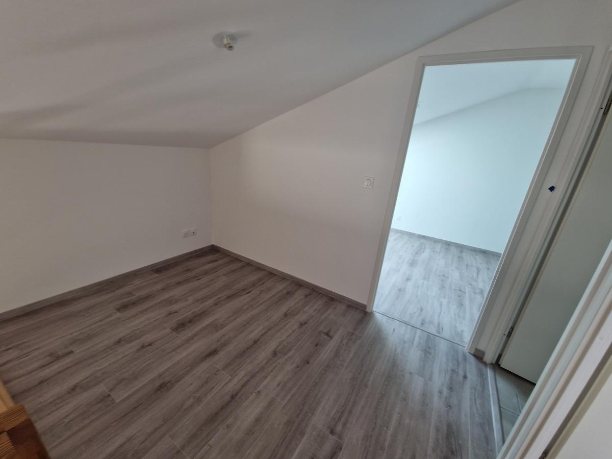 
																																							3 pièces - 
																																						1er étage - 73m² - 757,91 € - Photo #2