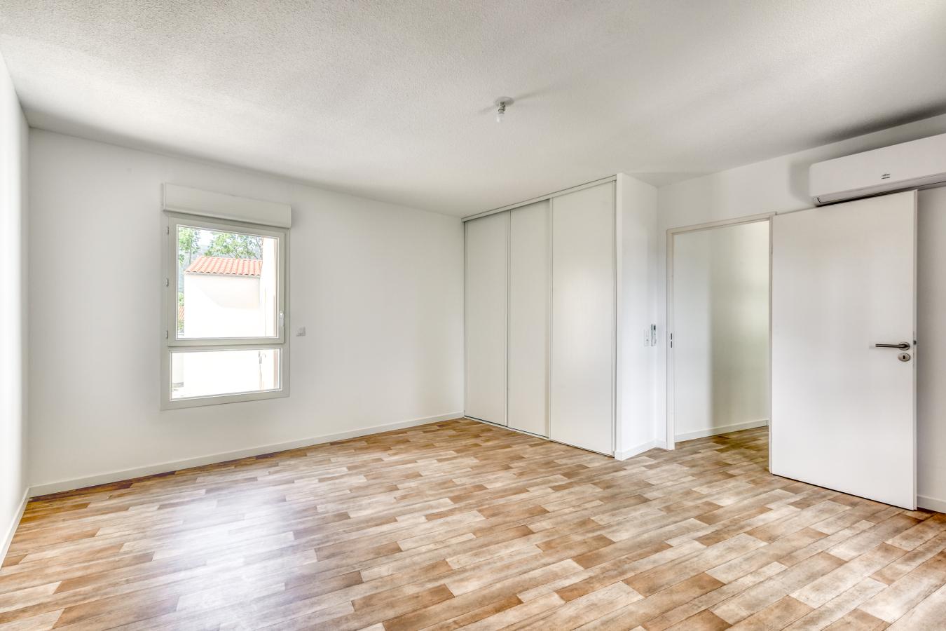 
																																							5 pièces - 
																																						RDC - 130m² - 364 800 € - Photo #4