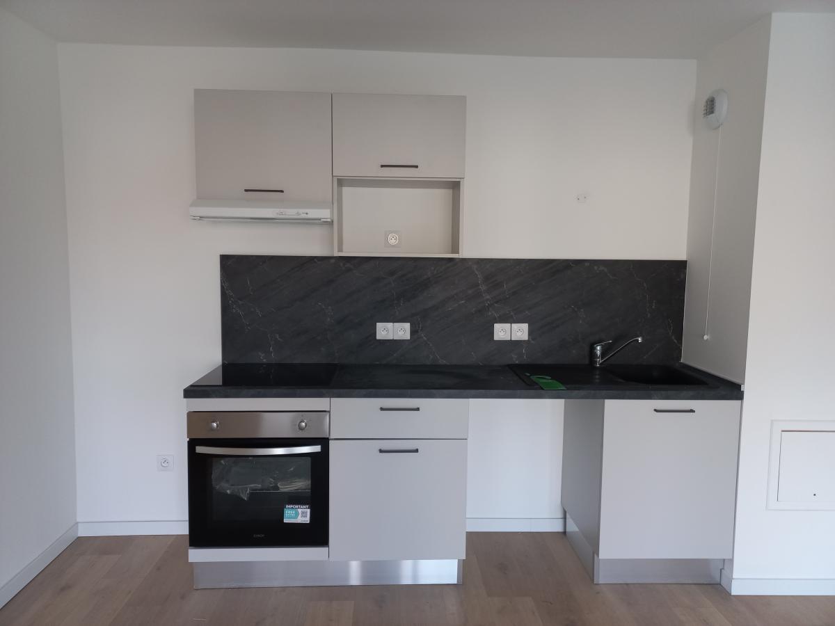 
																			3 pièces - 
																		4ème étage - 64m² - 838,32 € - Photo #1