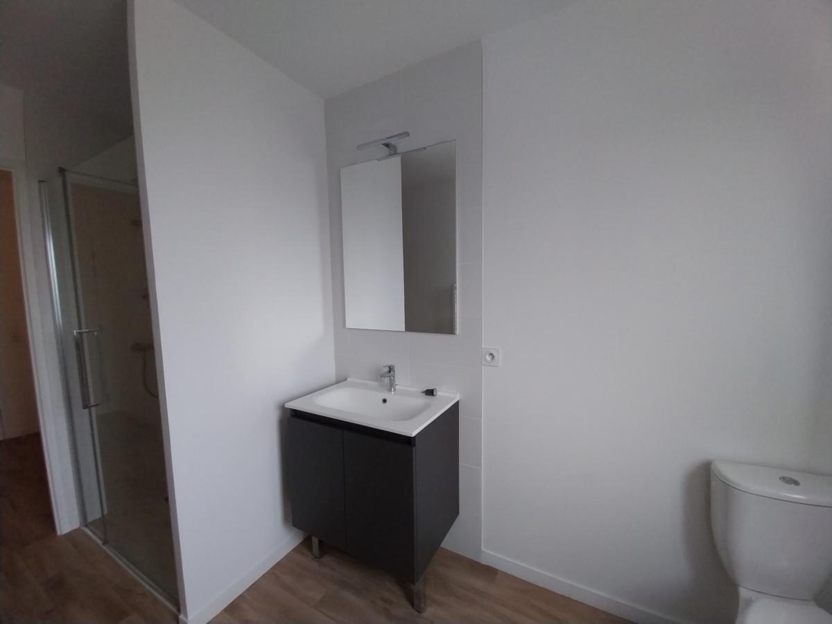 2 pièces - 2ème étage - 42m² - 683,59 € - Photo #6