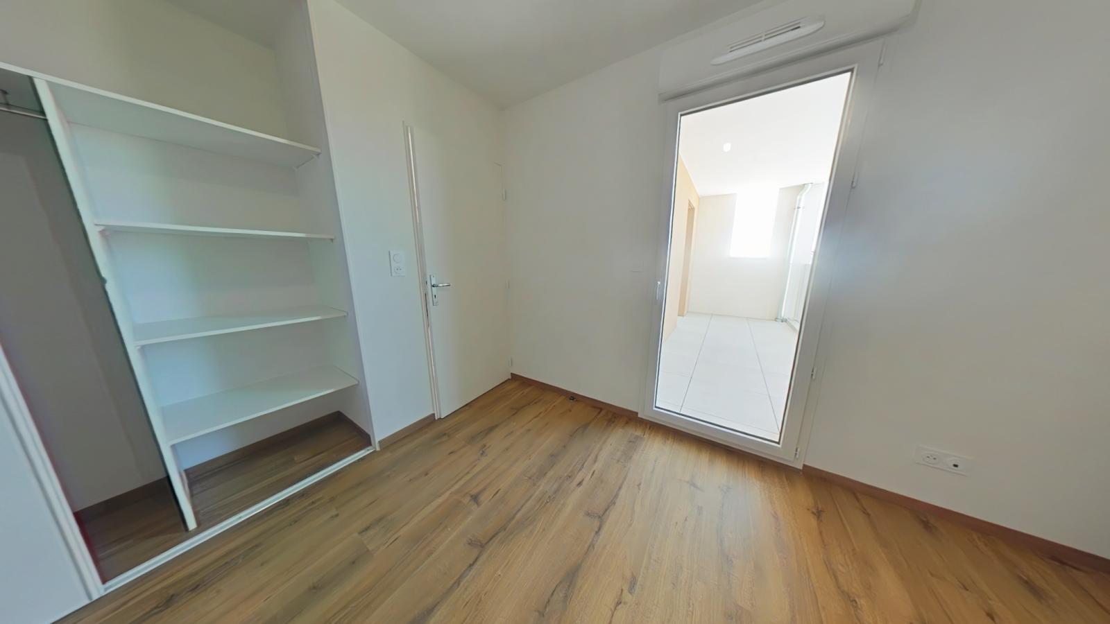 
																																							4 pièces - 
																																						2ème étage - 88m² - 1 273,23 € - Photo #3