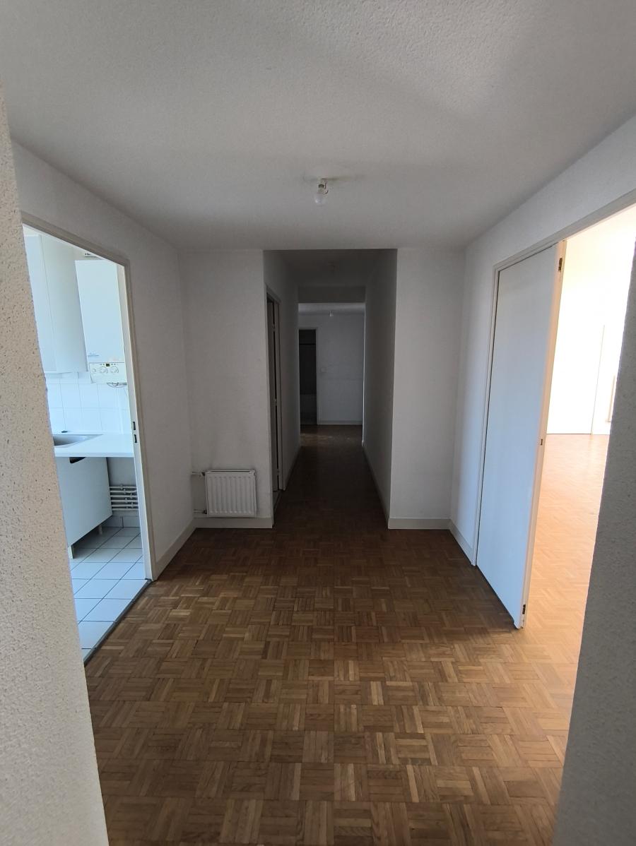 
																																							3 pièces - 
																																						2ème étage - 99m² - 165 000 € - Photo #4