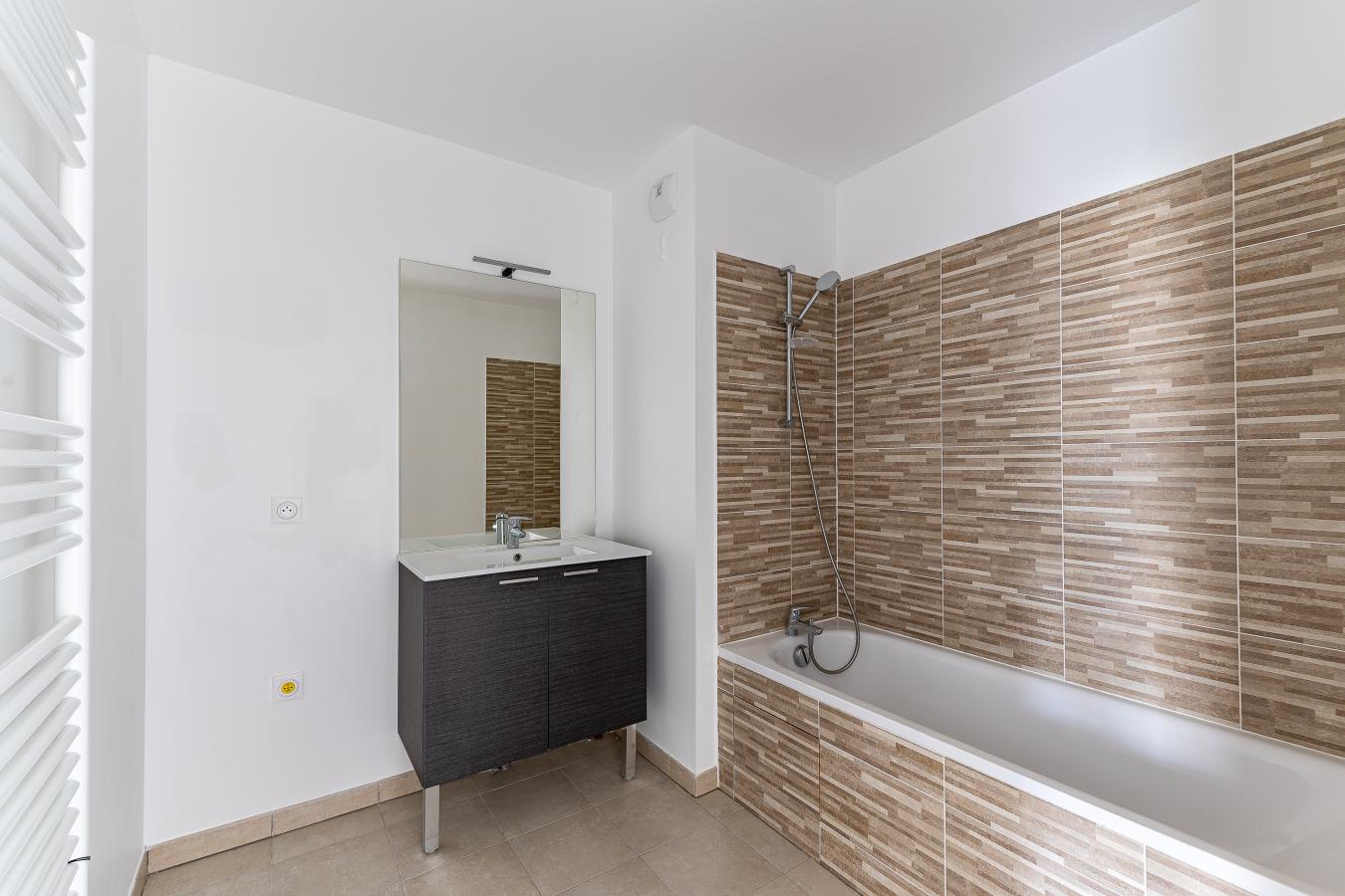 3 pièces - 1er étage - 68m² photo 5