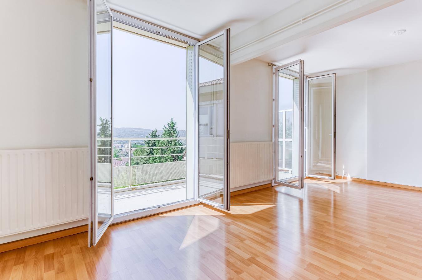 
																																							5 pièces - 
																																						1er étage - 73m² - 1 190,64 € - Photo #1