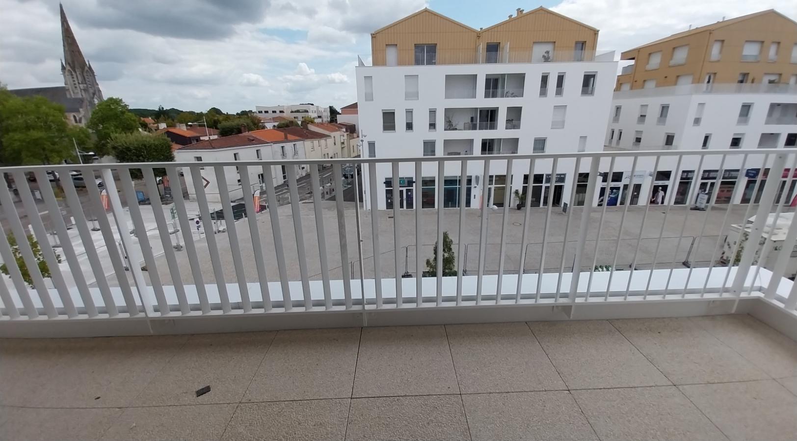 
																																							3 pièces - 
																																						RDC - 75m² - 861,49 € - Photo #1