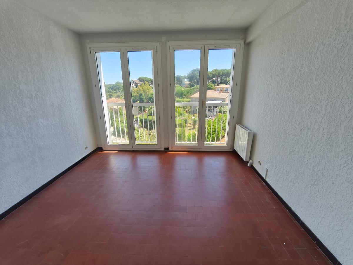 
																																							5 pièces - 
																																						1er étage - 81m² - 249 000 € - Photo #3