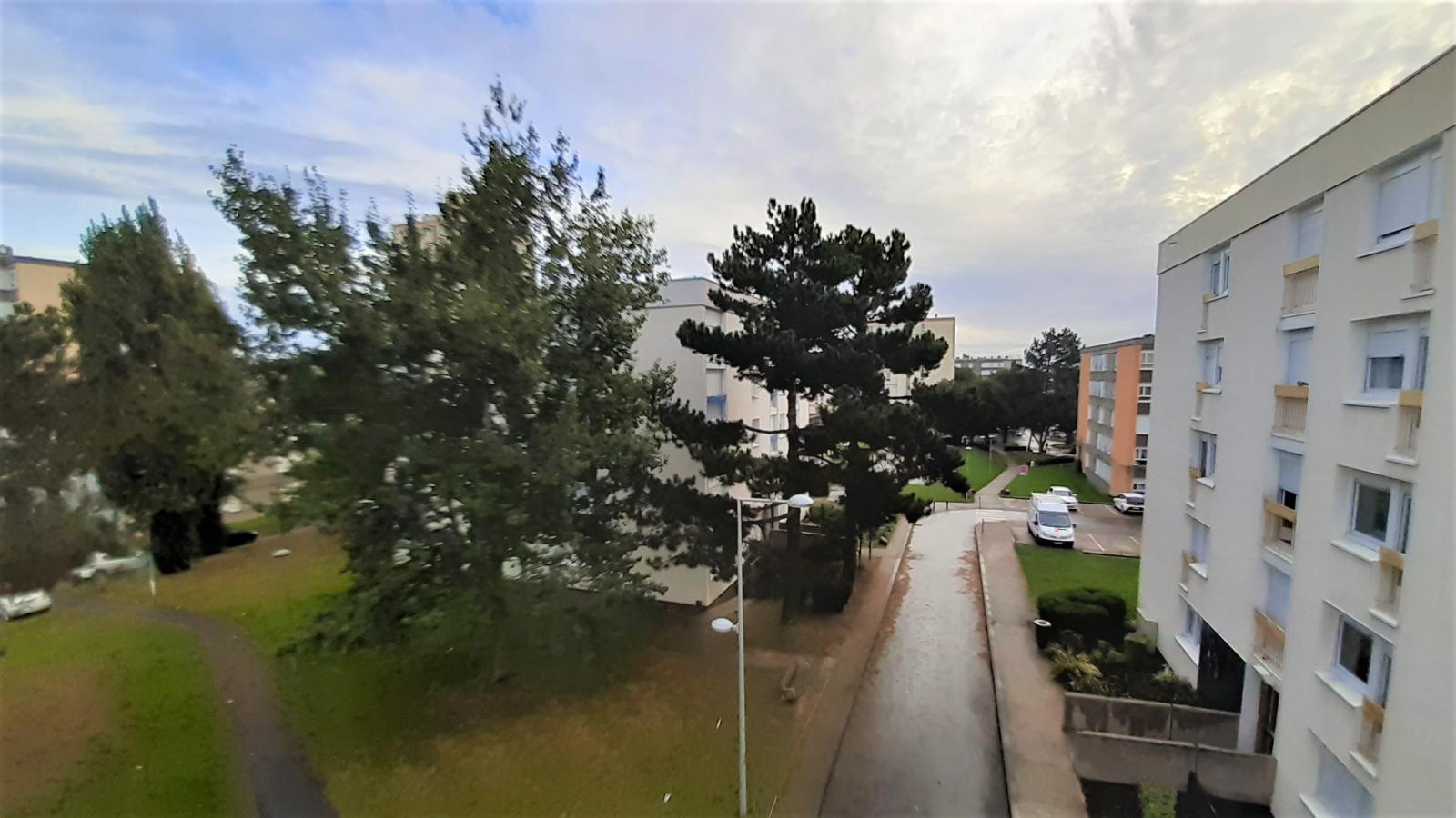 
																																							4 pièces - 
																																						3ème étage - 76m² - 106 400 € - Photo #6