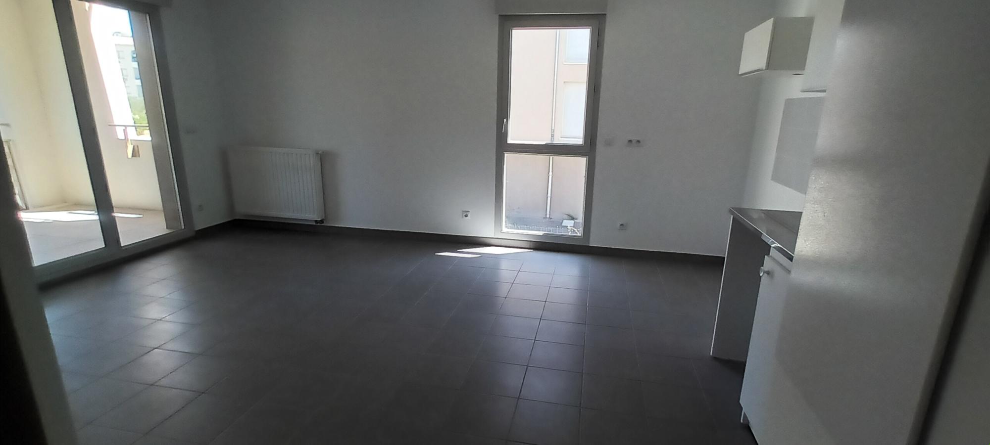 3 pièces - 2ème étage - 57m² - 947,90 € - Photo #2