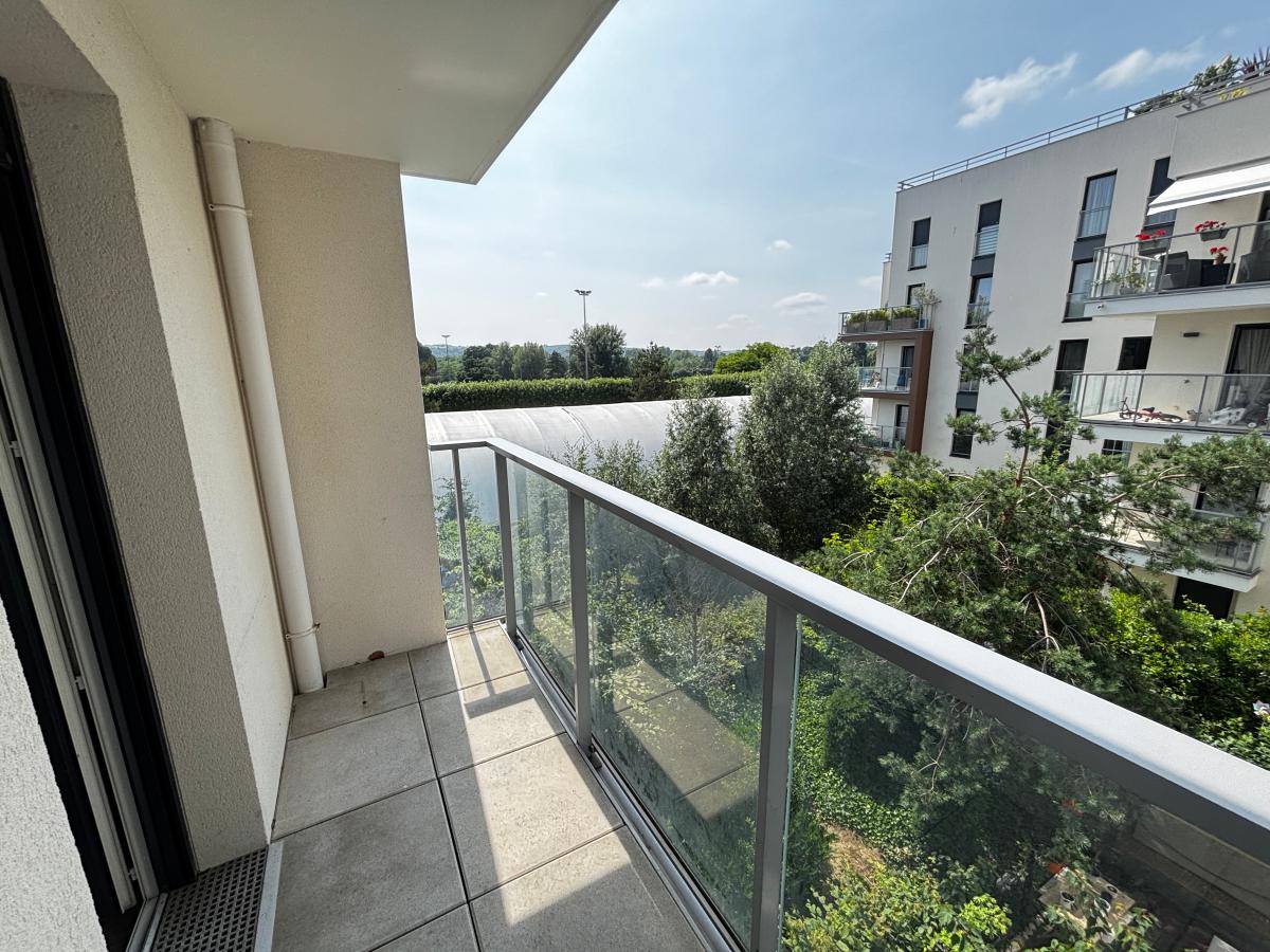 
																			1 pièce - 
																		5ème étage - 28m² - 862,70 € - Photo #3