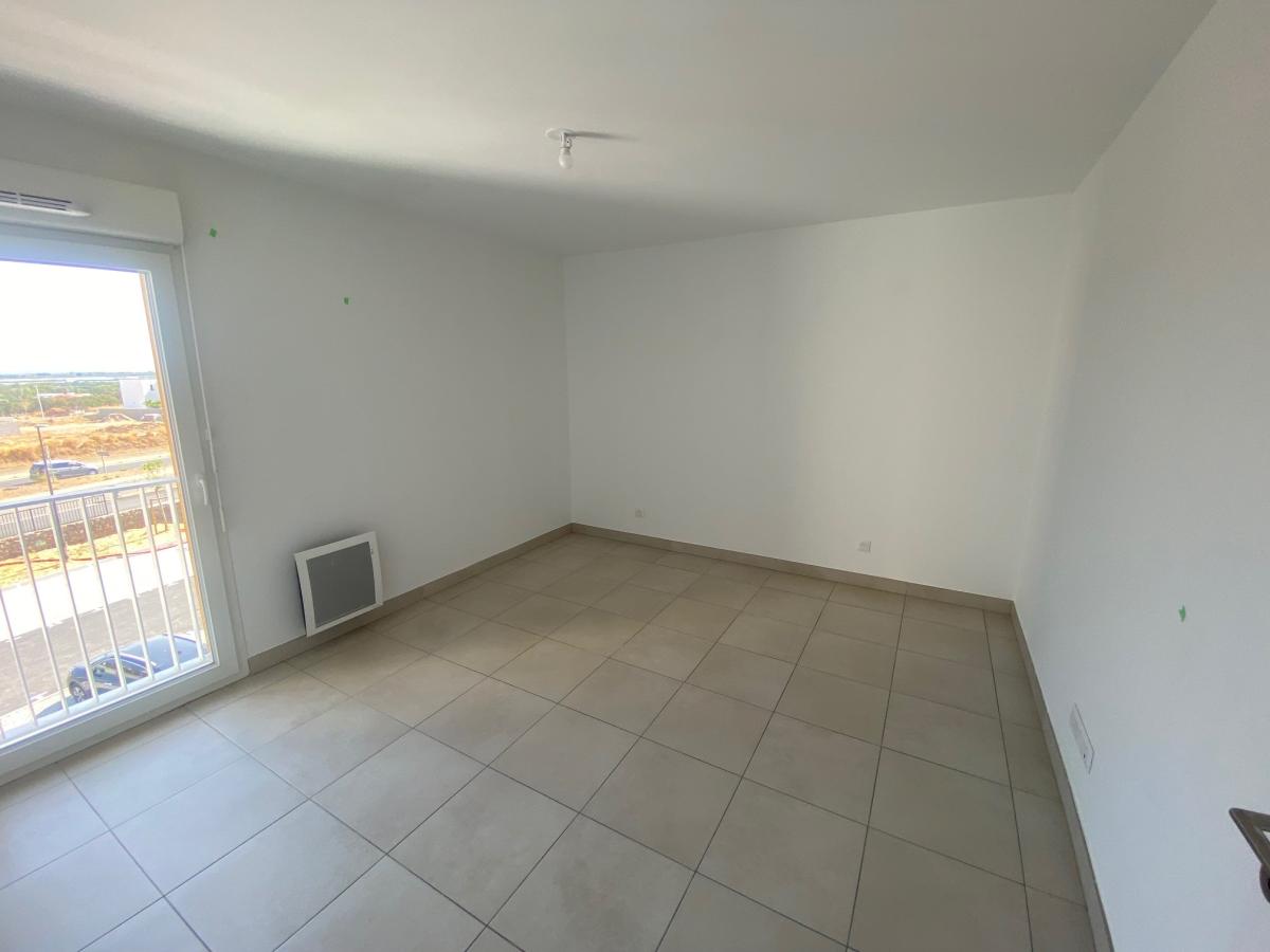 4 pièces - 2ème étage - 88m² - 922,66 € - Photo #2
