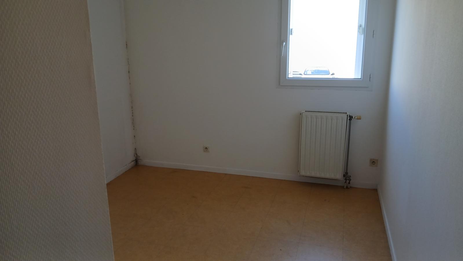 
																																							3 pièces - 
																																						RDC - 69m² - 105 000 € - Photo #2