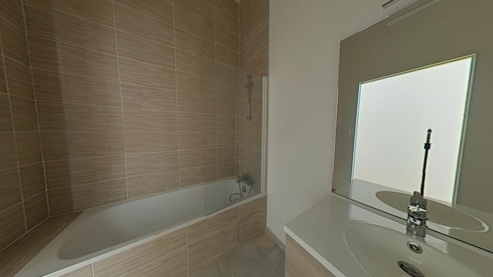 
																																							4 pièces - 
																																						RDC - 89m² - 1 799,17 € - Photo #6