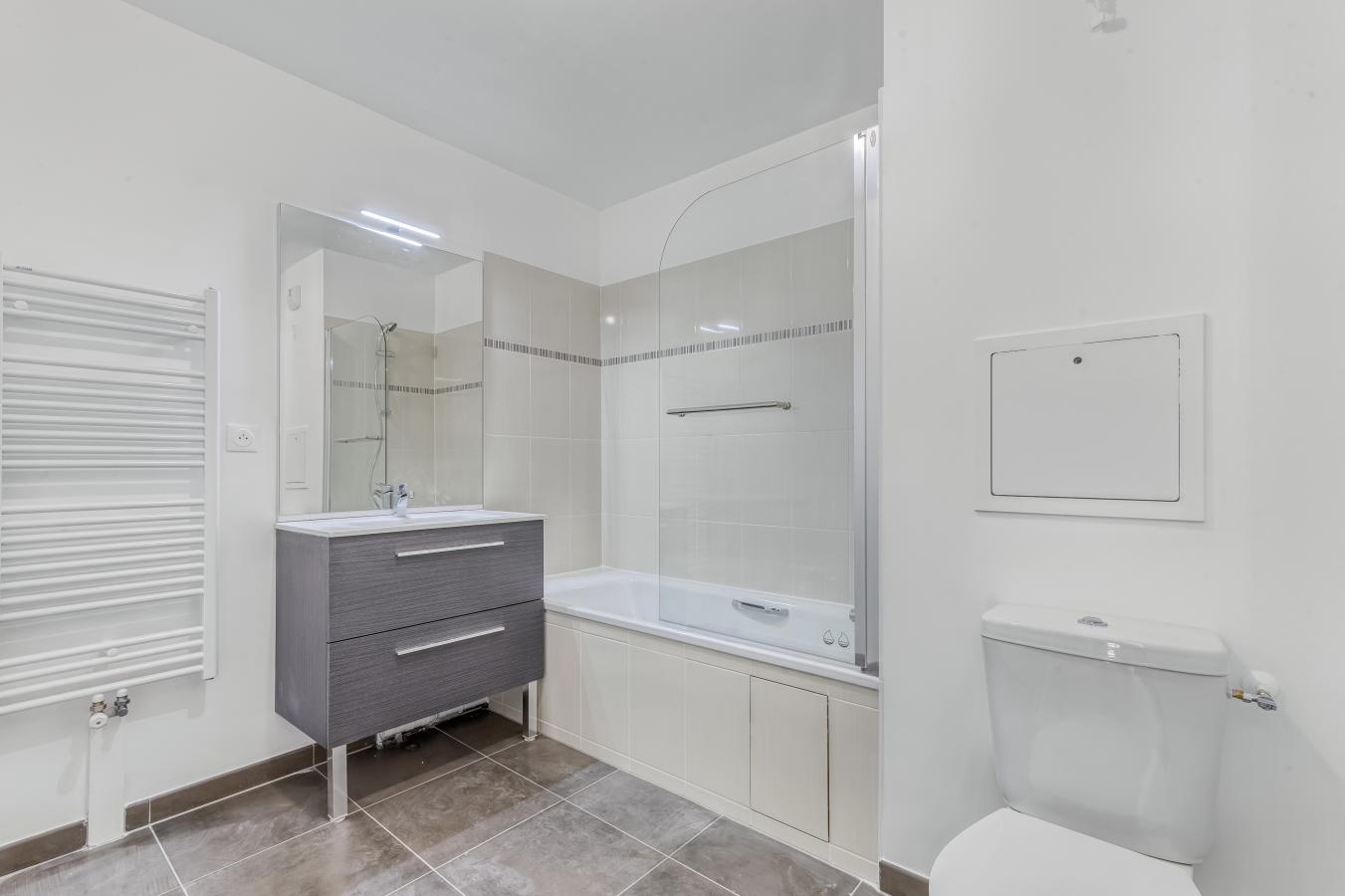 
																			4 pièces - 
																		1er étage - 86m² - 1 867,48 € - Photo #5