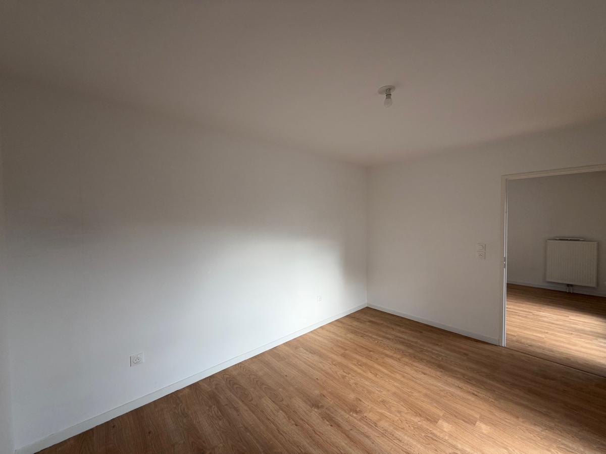 2 pièces - 2ème étage - 45m² - 555,52 € - Photo #2