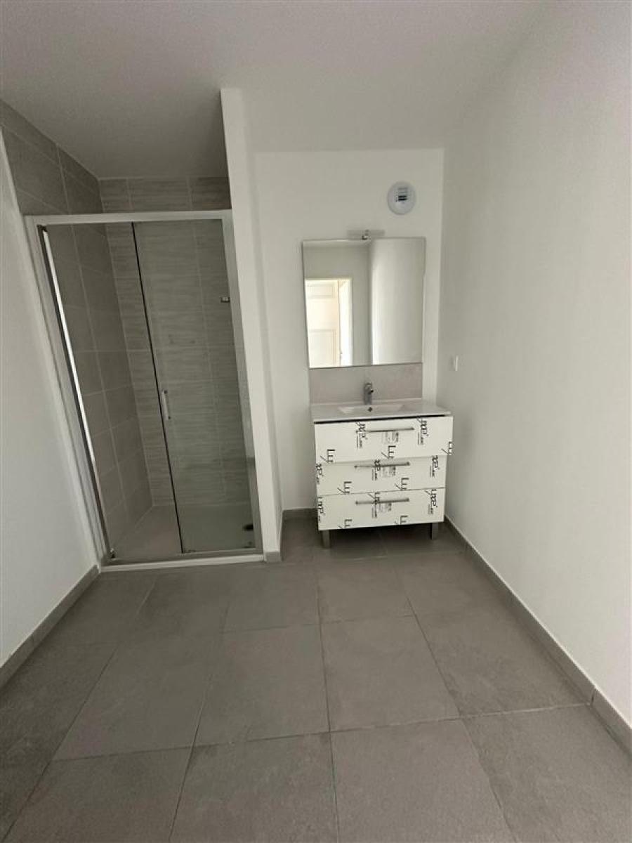 
																			2 pièces - 
																		3ème étage - 46m² - 741,40 € - Photo #4