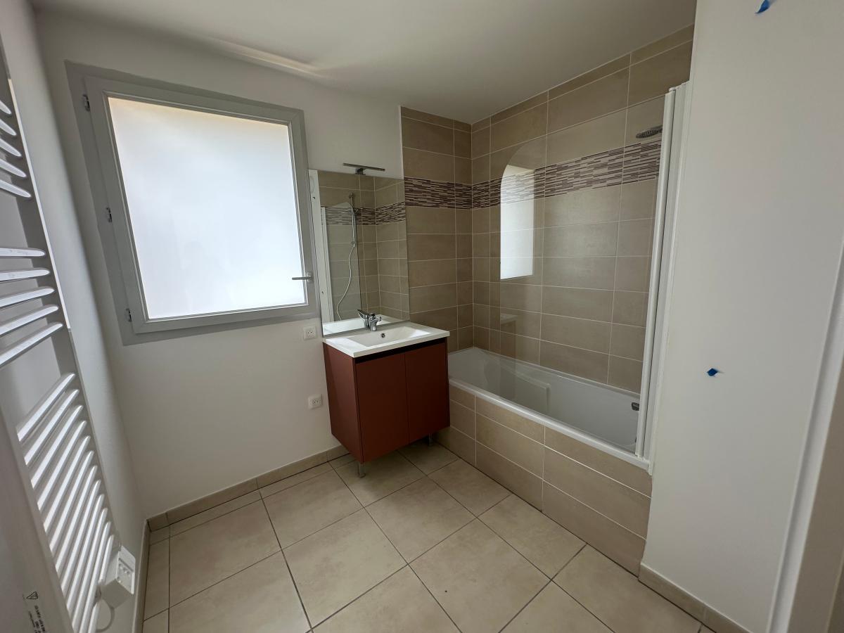 3 pièces - 2ème étage - 58m² - 741,49 € - Photo #4