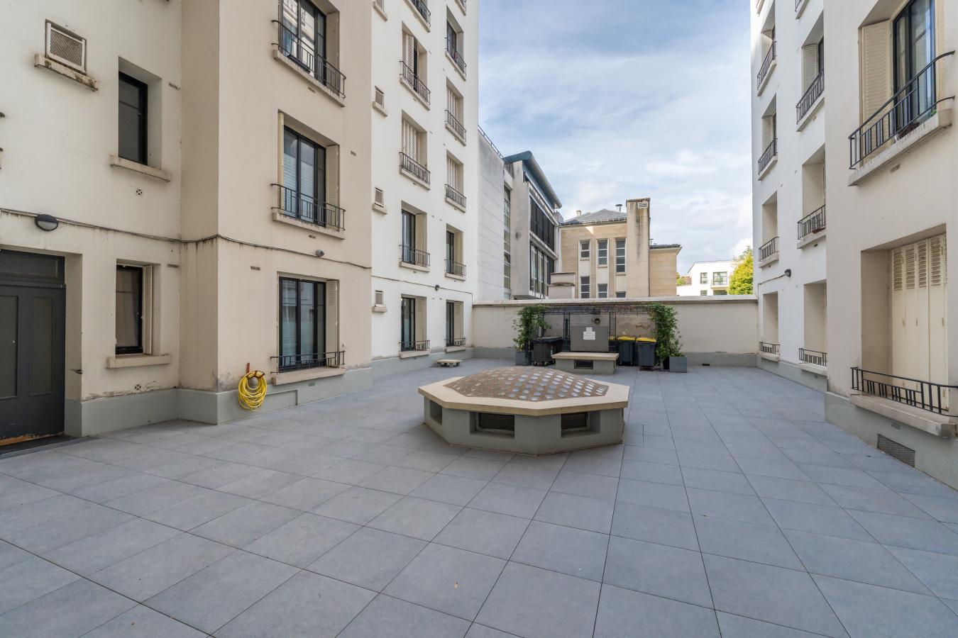 1 pièce - RDC - 240 000 € - Photo #6
