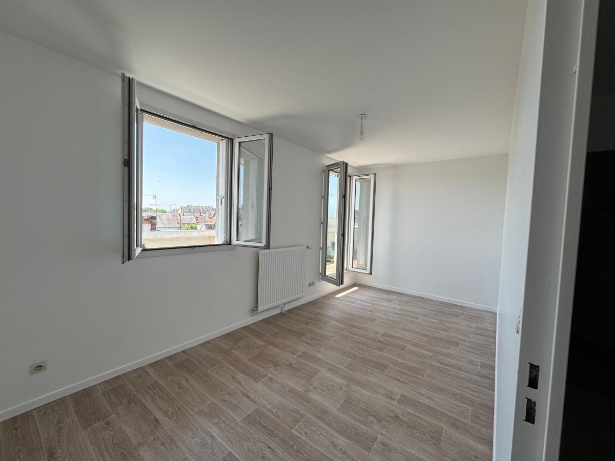 
																			2 pièces - 
																		3ème étage - 56m² - 150 000 € - Photo #2