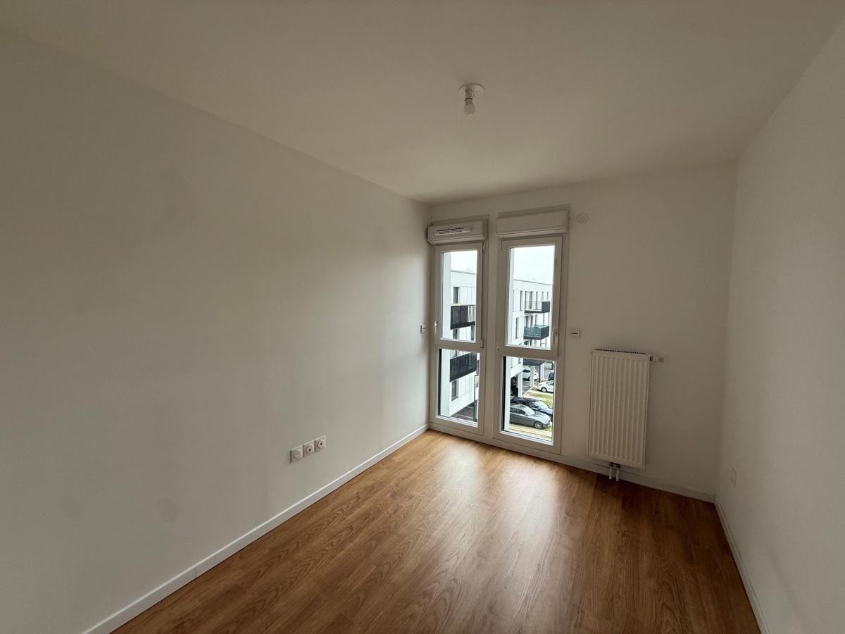 3 pièces - 3ème étage - 70m² - 851,57 € - Photo #4