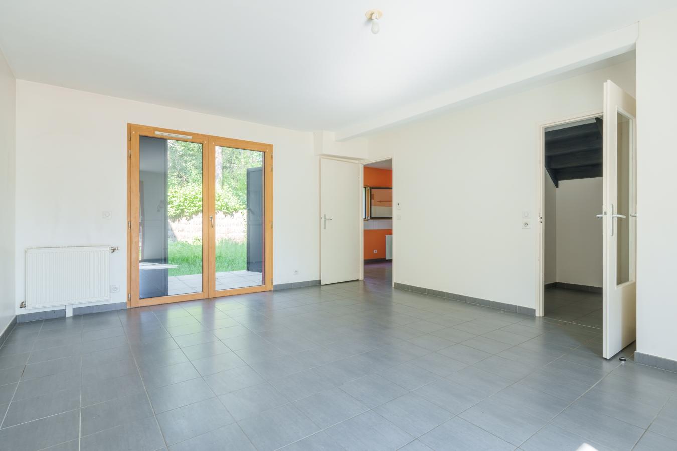 
																																							4 pièces - 
																																						RDC - 89m² - 1 259,04 € - Photo #3