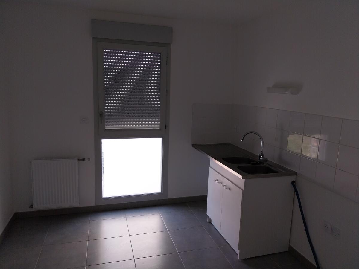 
																																							3 pièces - 
																																						RDC - 65m² - 683,40 € - Photo #4