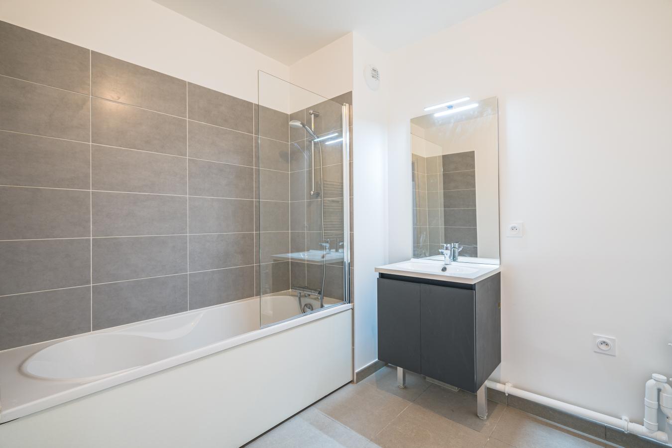 
																																							3 pièces - 
																																						2ème étage - 60m² - 1 145,90 € - Photo #1