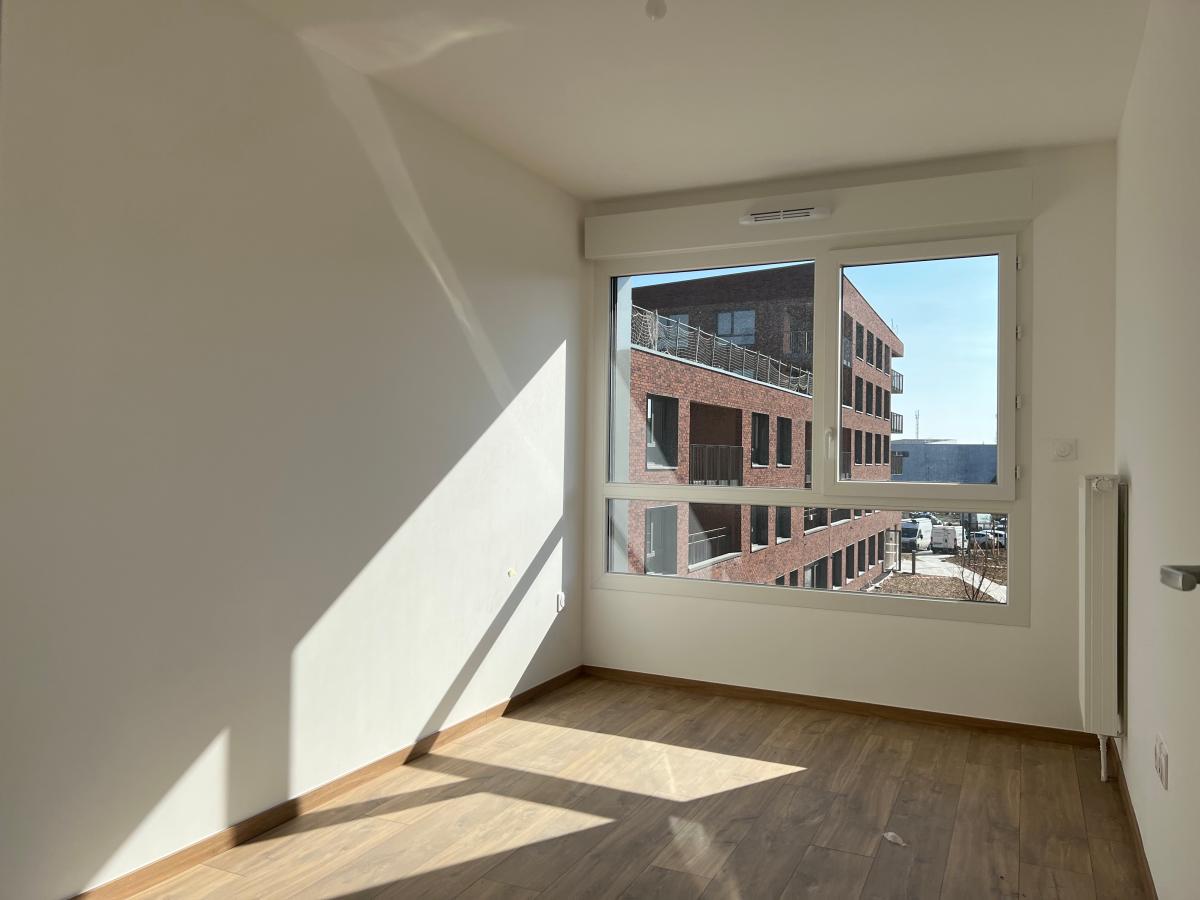 
																			4 pièces - 
																		1er étage - 85m² - 1 076,12 € - Photo #5