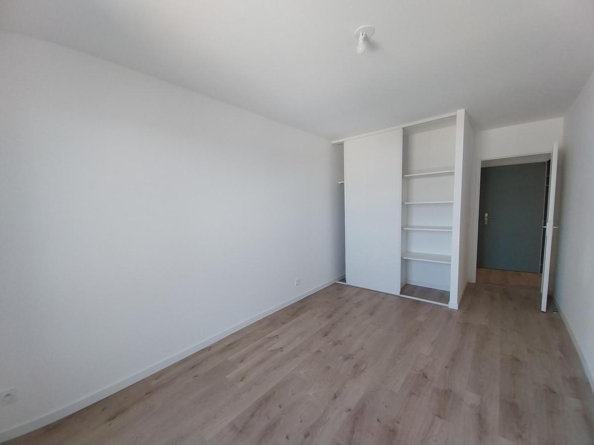 
																																							3 pièces - 
																																						4ème étage - 66m² - 848,47 € - Photo #5