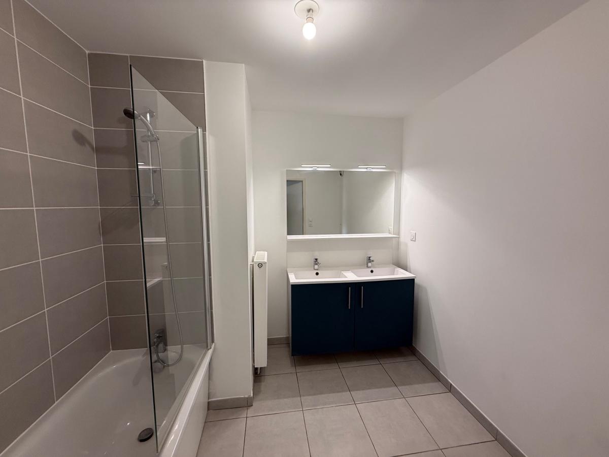 
																																							4 pièces - 
																																						4ème étage - 89m² - 1 056,92 € - Photo #7