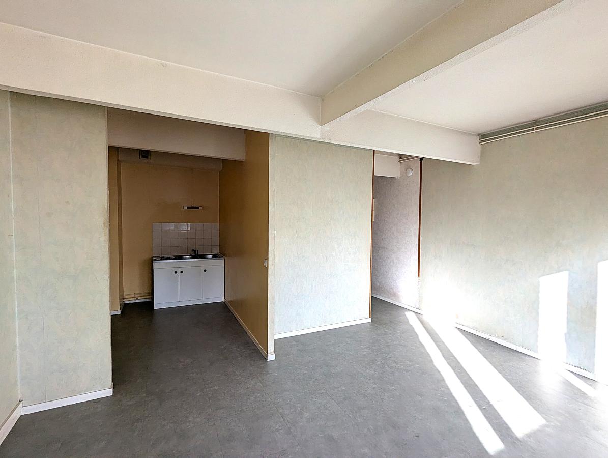 
																																							1 pièce - 
																																						1er étage - 34m² - 88 700 € - Photo #2
