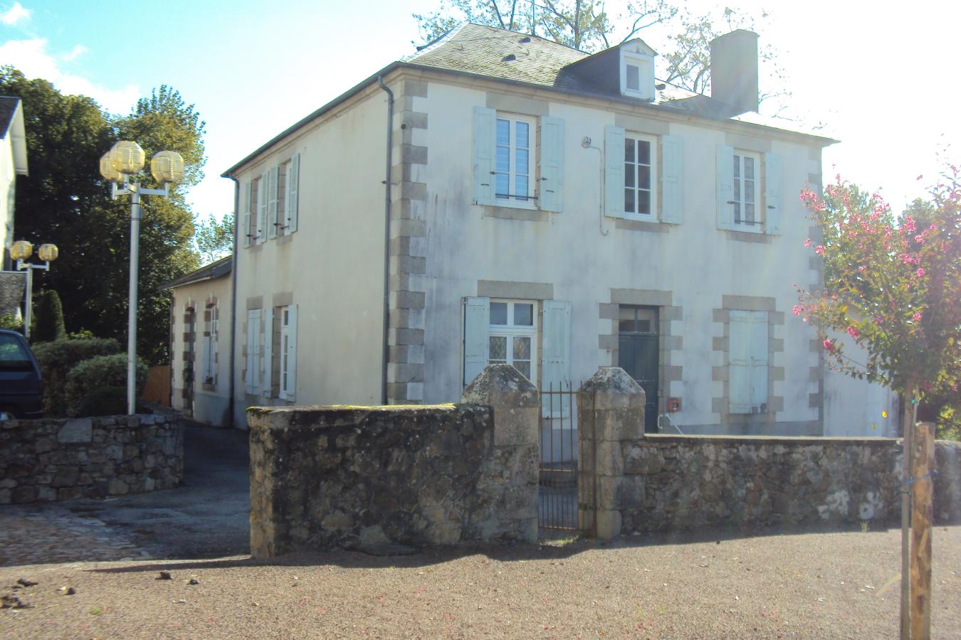 
																			1 pièce - 
																		1er étage - 37m² - 361,55 € - Photo #1