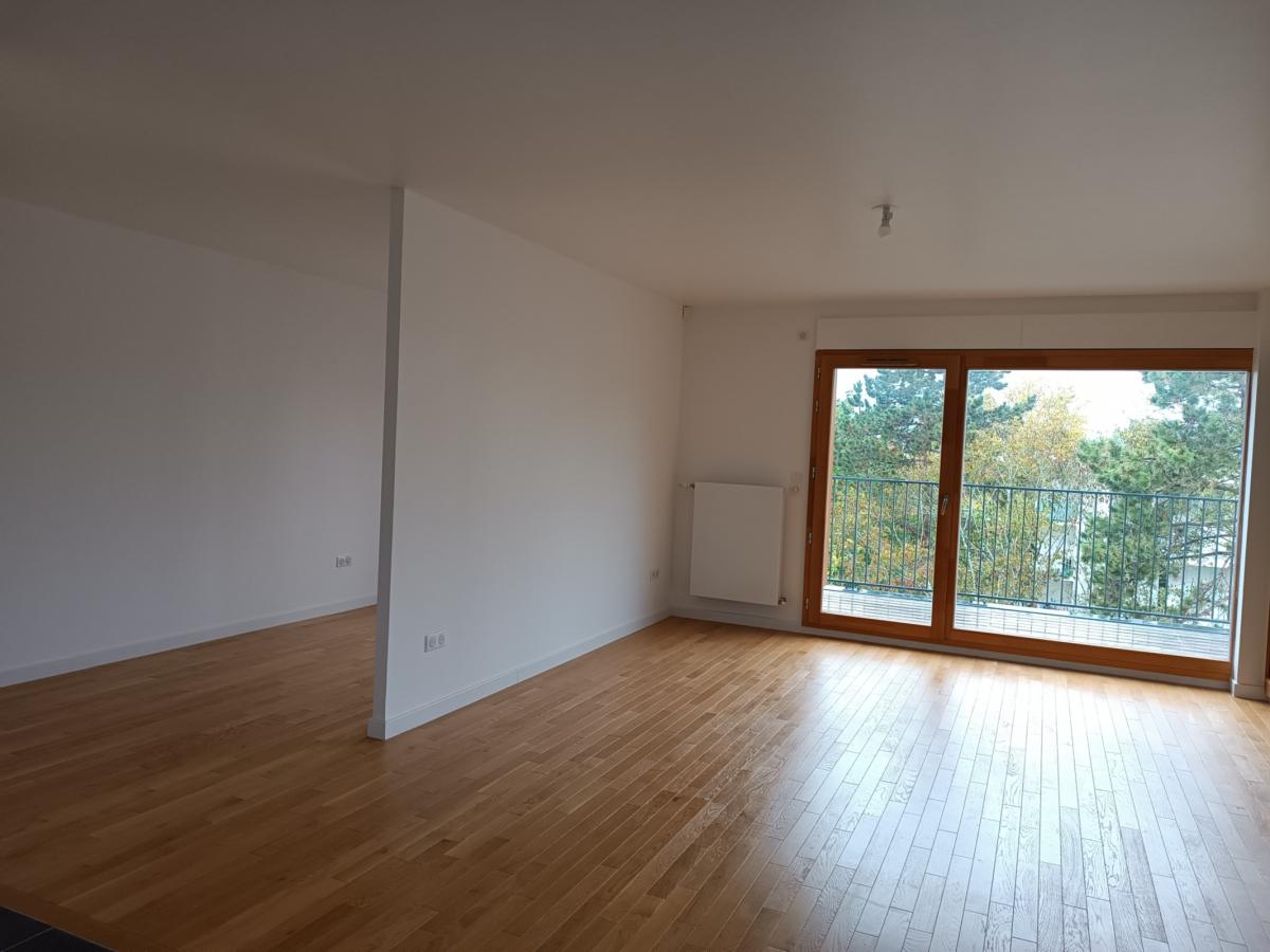 
																			4 pièces – 
																		1er étage – 93m² - 1 774,51 € - Photo #2