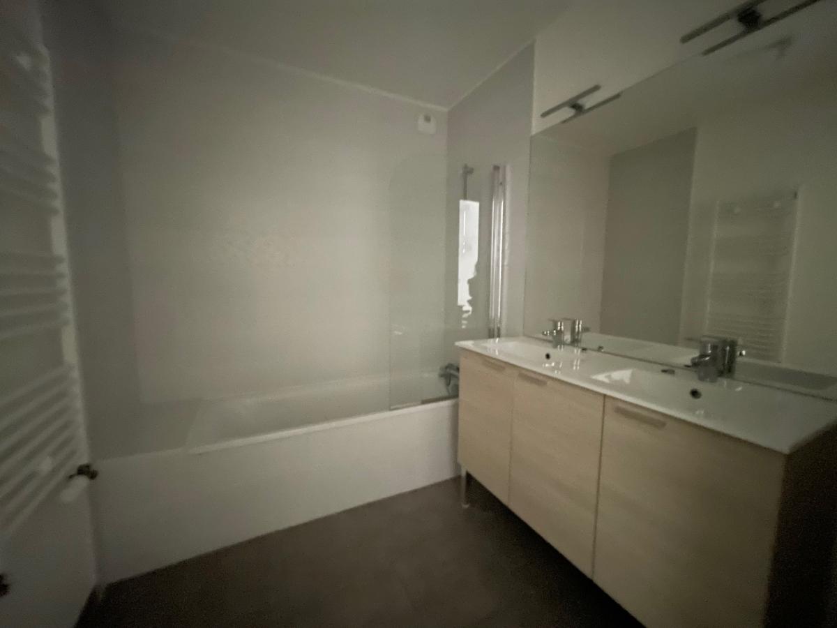 3 pièces - 2ème étage - 61m² - 1 261,74 € - Photo #2
