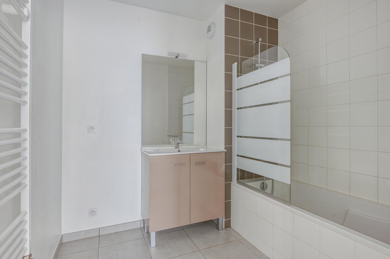 
																																							4 pièces - 
																																						1er étage - 86m² - 1 385,15 € - Photo #2