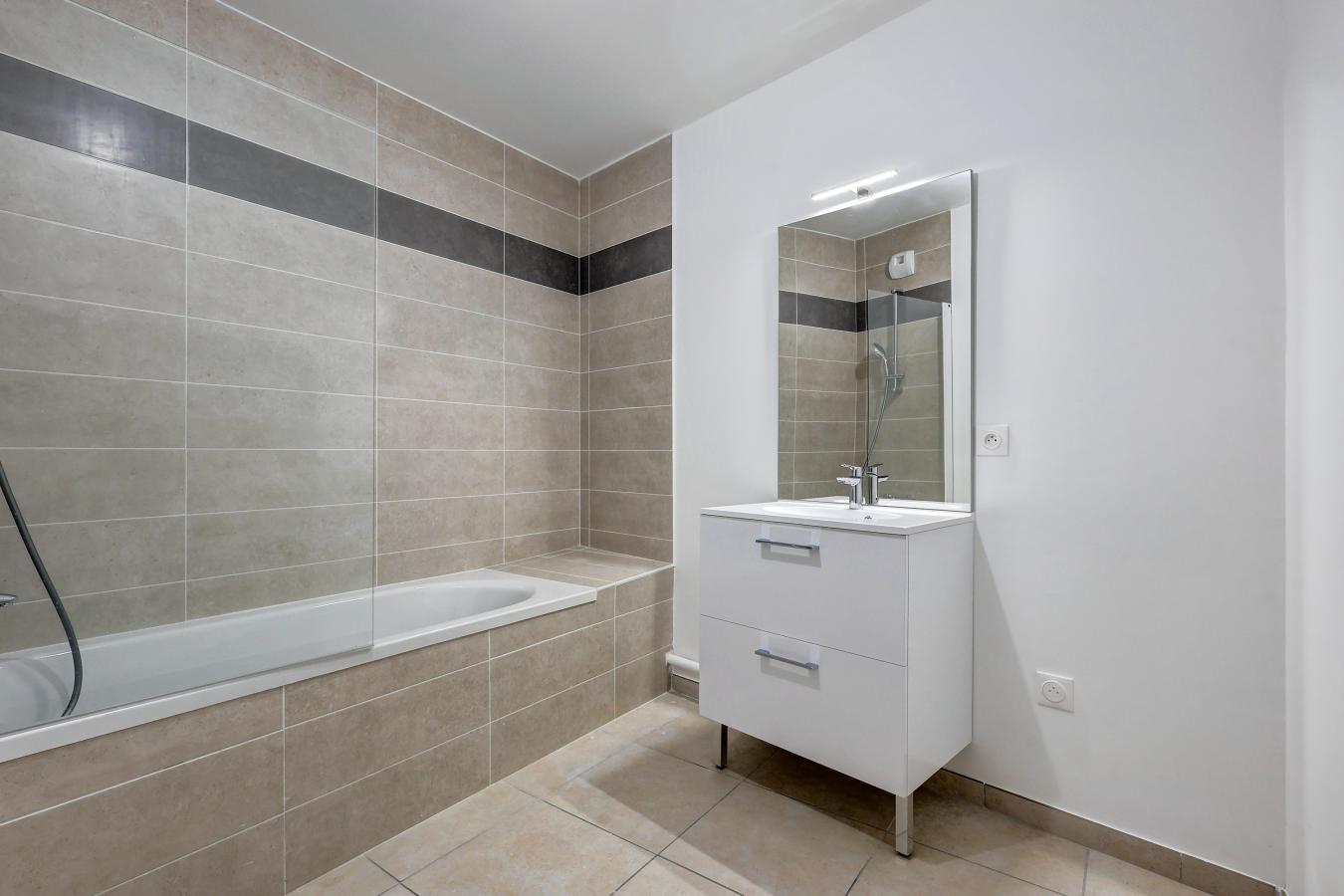 4 pièces - RDC - 89m² - 968,79 € - Photo #2