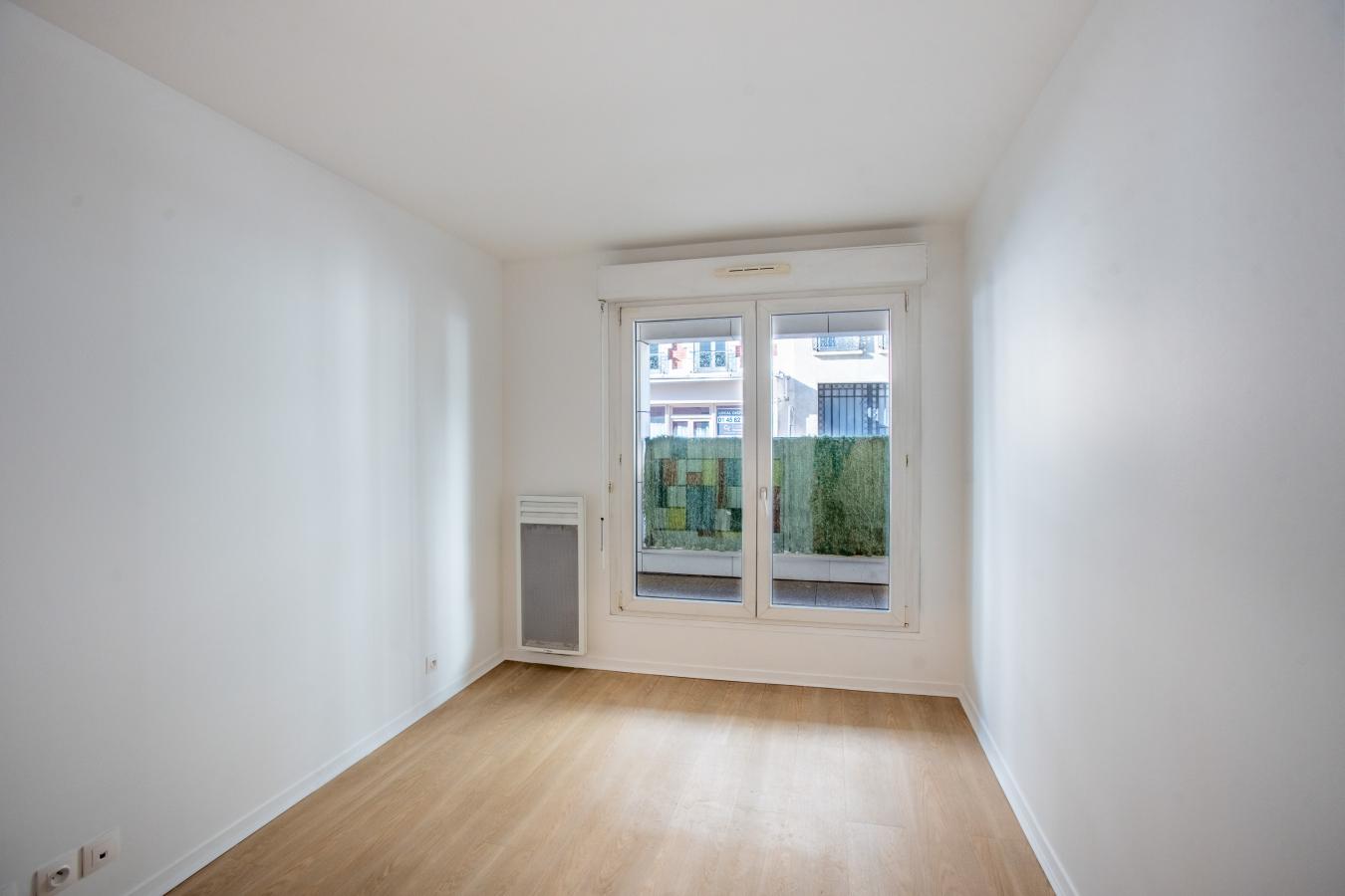 
																																							3 pièces - 
																																						RDC - 65m² - 1 863,93 € - Photo #4