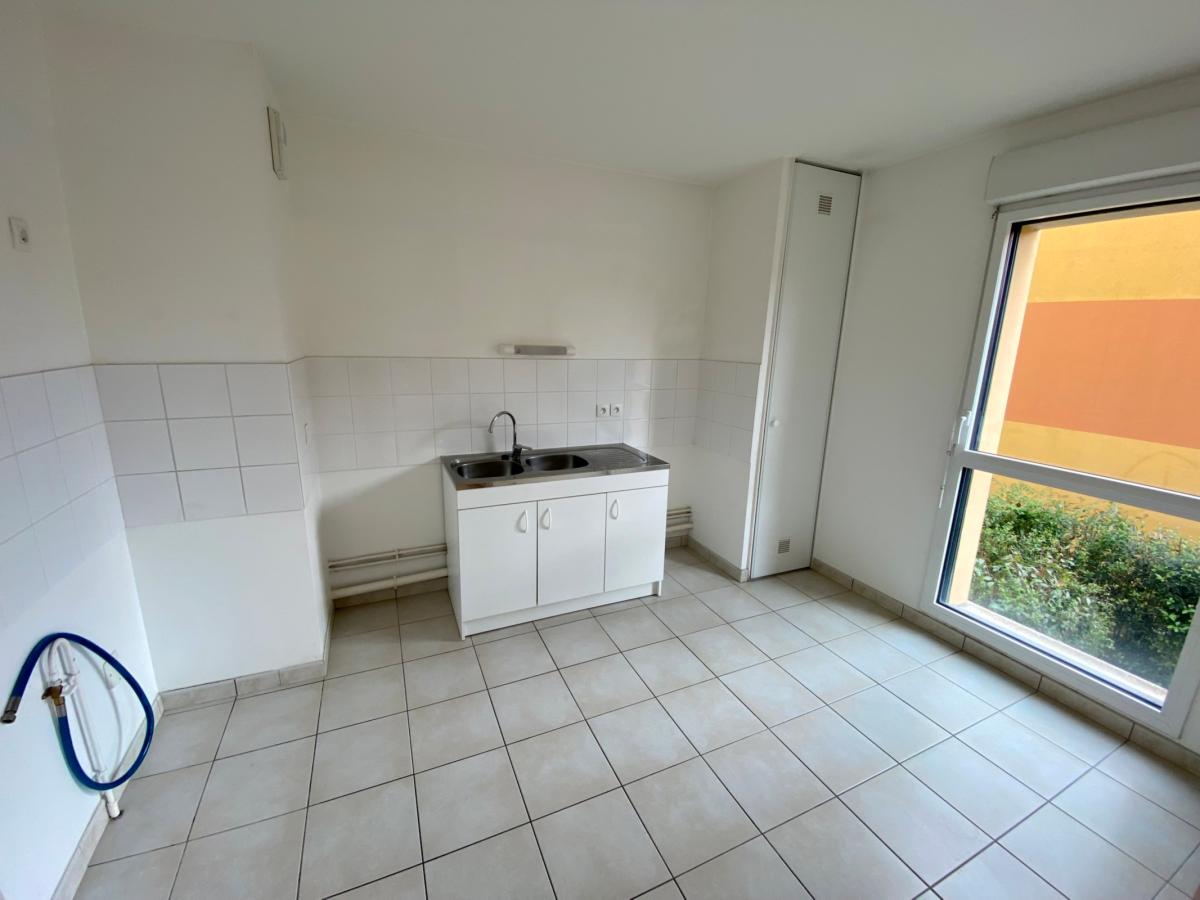 
																																							3 pièces - 
																																						1er étage - 66m² - 892,77 € - Photo #4