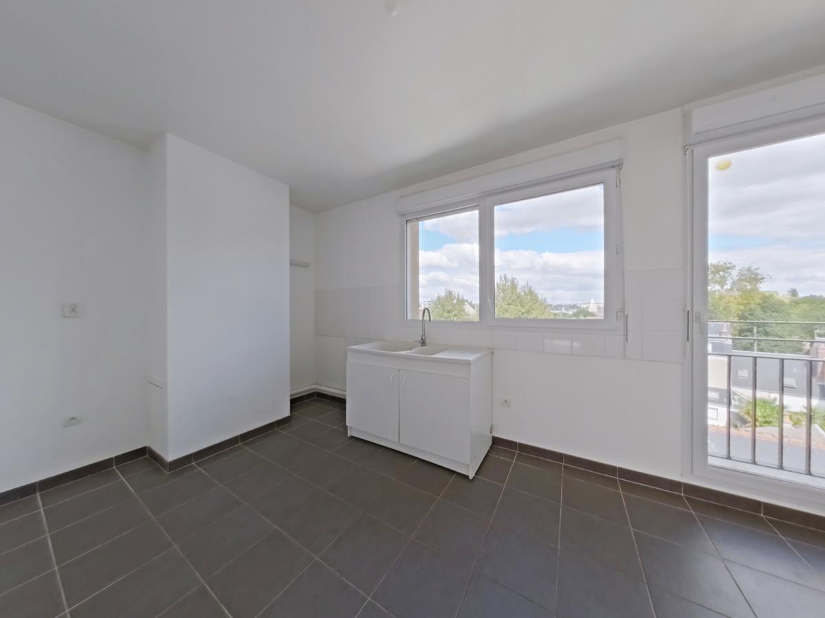 
																																							4 pièces - 
																																						4ème étage - 87m² - 980,99 € - Photo #3