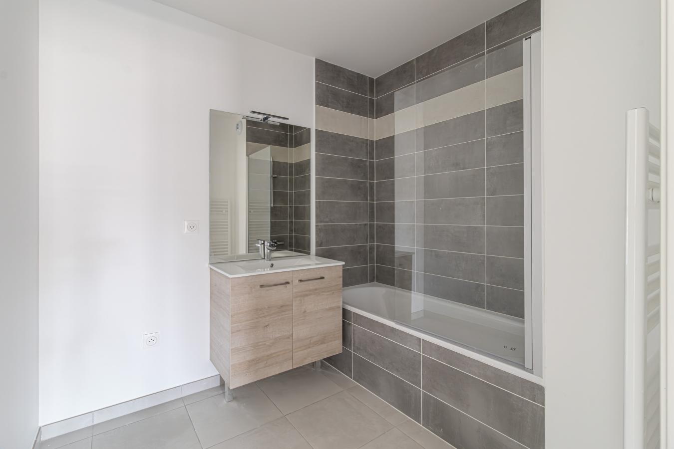 
																			2 pièces - 
																		RDC - 44m² - 800,57 € - Photo #3